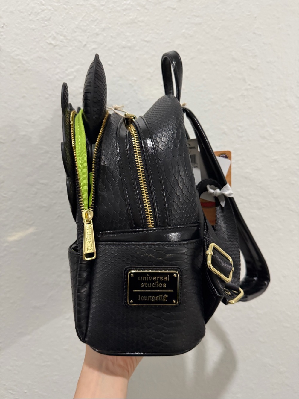 Universal Epic Universe Loungefly Toothless Dragon Backpack & Ears GOLD Limited - Picture 2 of 6